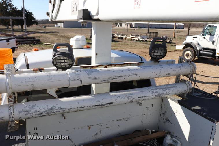 image for item EJ9773 2009 Dodge Ram 5500 bucket truck