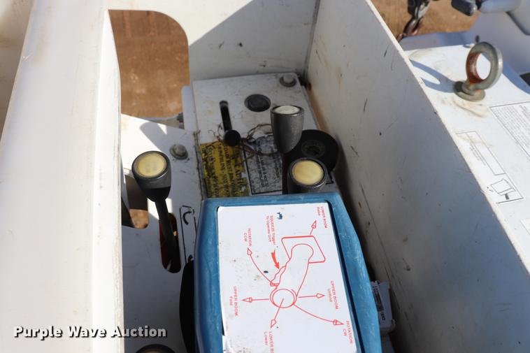 image for item EJ9773 2009 Dodge Ram 5500 bucket truck