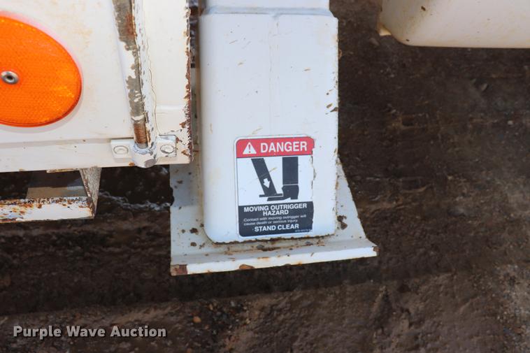 image for item EJ9773 2009 Dodge Ram 5500 bucket truck