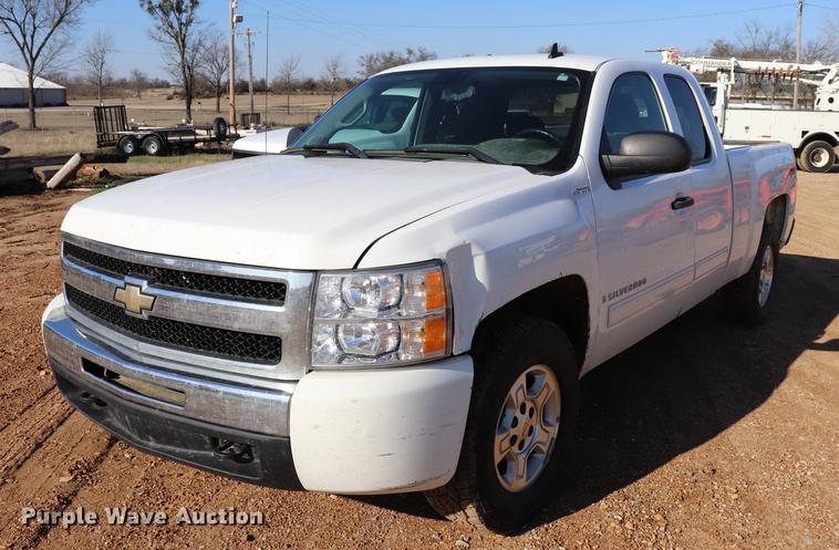 image for item EJ9774 2009 Chevrolet Silverado 1500 Ext. Cab pickup truck