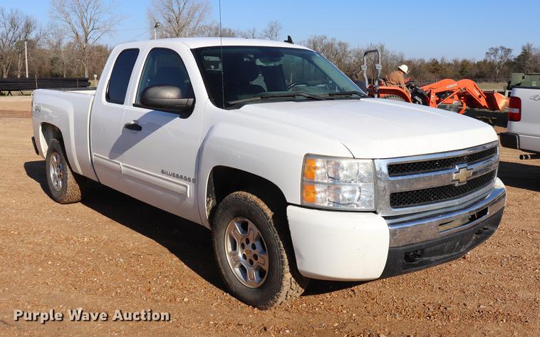 image for item EJ9774 2009 Chevrolet Silverado 1500 Ext. Cab pickup truck