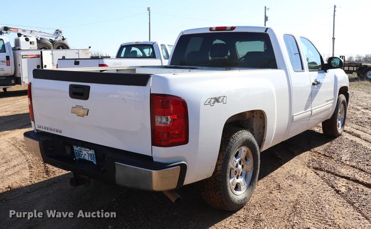 image for item EJ9774 2009 Chevrolet Silverado 1500 Ext. Cab pickup truck