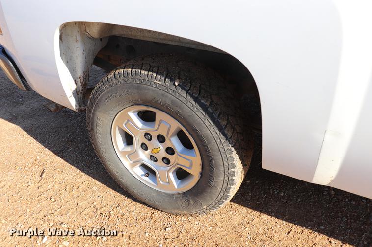 image for item EJ9774 2009 Chevrolet Silverado 1500 Ext. Cab pickup truck