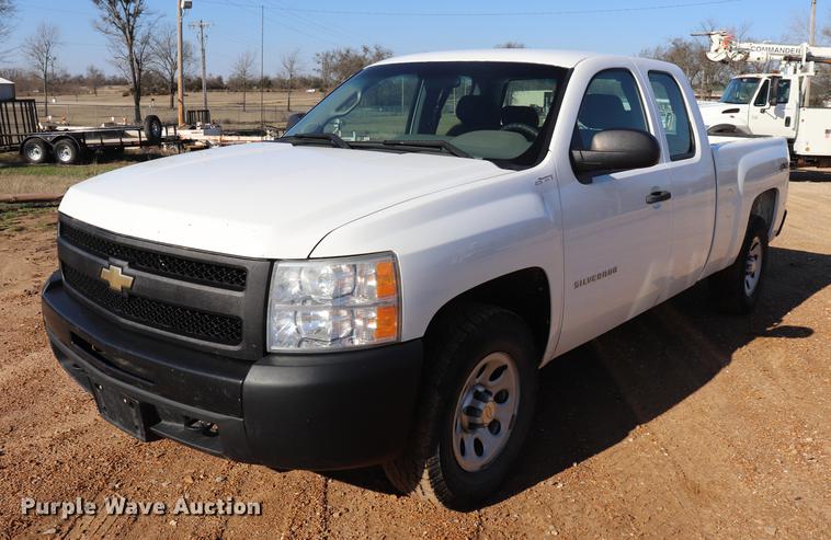 image for item EJ9775 2010 Chevrolet Silverado 1500 Ext. Cab pickup truck