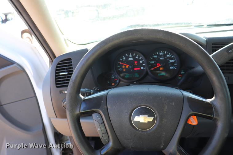 image for item EJ9775 2010 Chevrolet Silverado 1500 Ext. Cab pickup truck