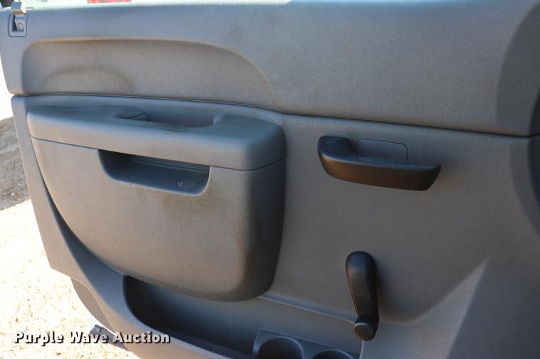 image for item EJ9775 2010 Chevrolet Silverado 1500 Ext. Cab pickup truck