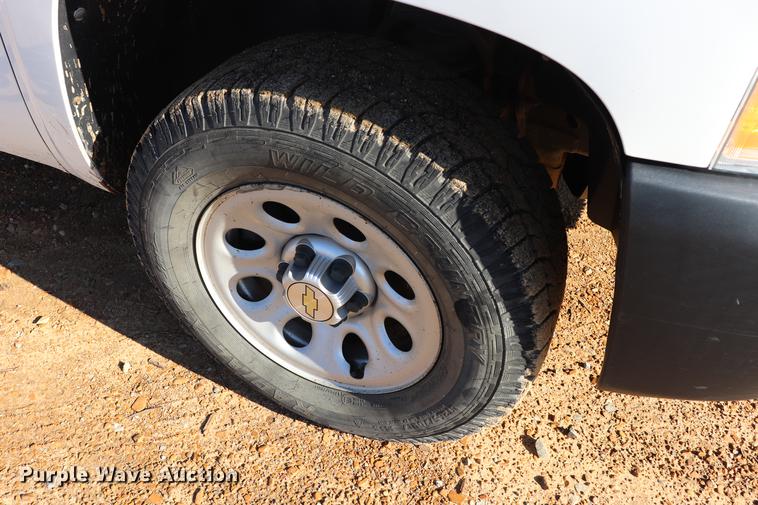 image for item EJ9775 2010 Chevrolet Silverado 1500 Ext. Cab pickup truck