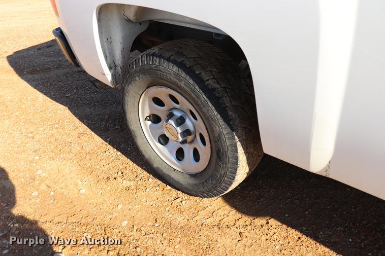 image for item EJ9775 2010 Chevrolet Silverado 1500 Ext. Cab pickup truck