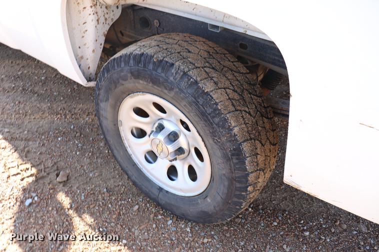 image for item EJ9775 2010 Chevrolet Silverado 1500 Ext. Cab pickup truck