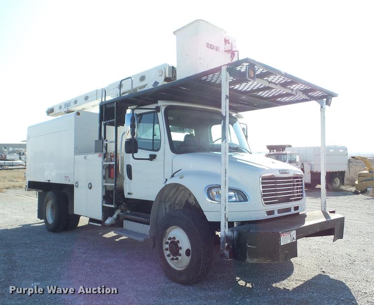 image for item J8532 2008 Freightliner M2 106 bucket truck