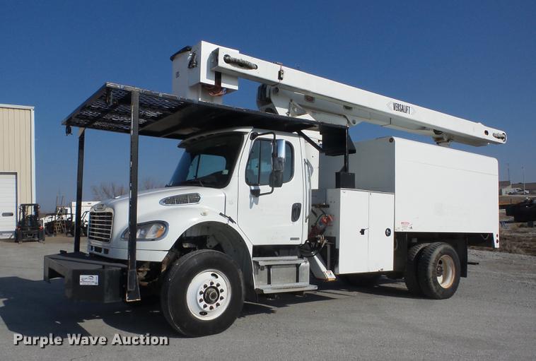 image for item J8533 2008 Freightliner M2 106 bucket truck