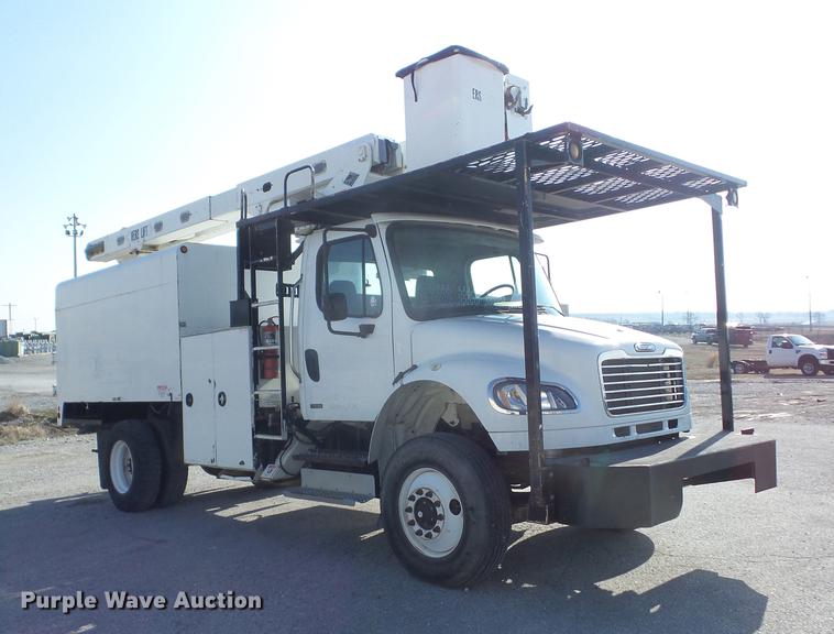 image for item J8533 2008 Freightliner M2 106 bucket truck