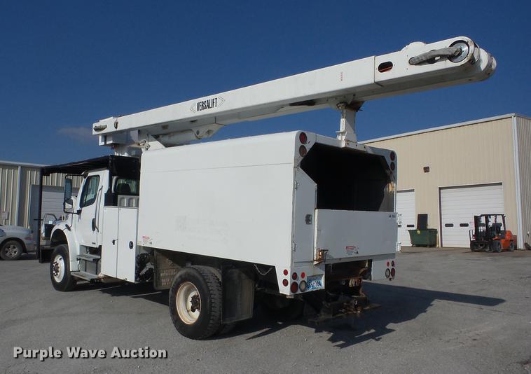 image for item J8533 2008 Freightliner M2 106 bucket truck