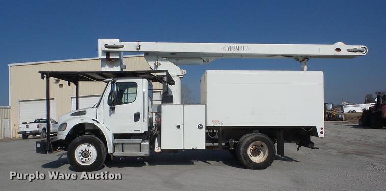 image for item J8533 2008 Freightliner M2 106 bucket truck