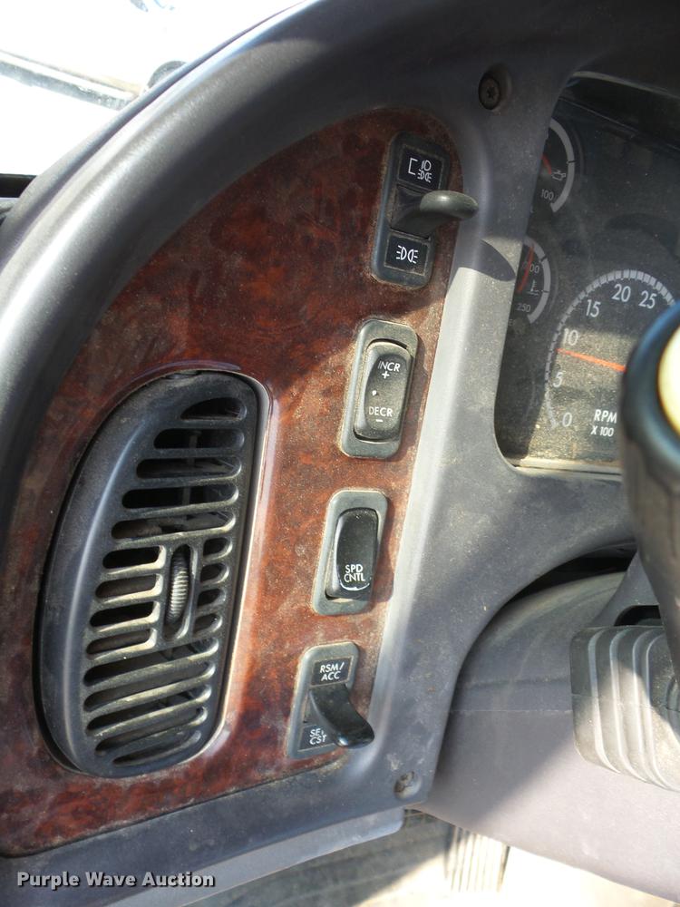 image for item J8533 2008 Freightliner M2 106 bucket truck