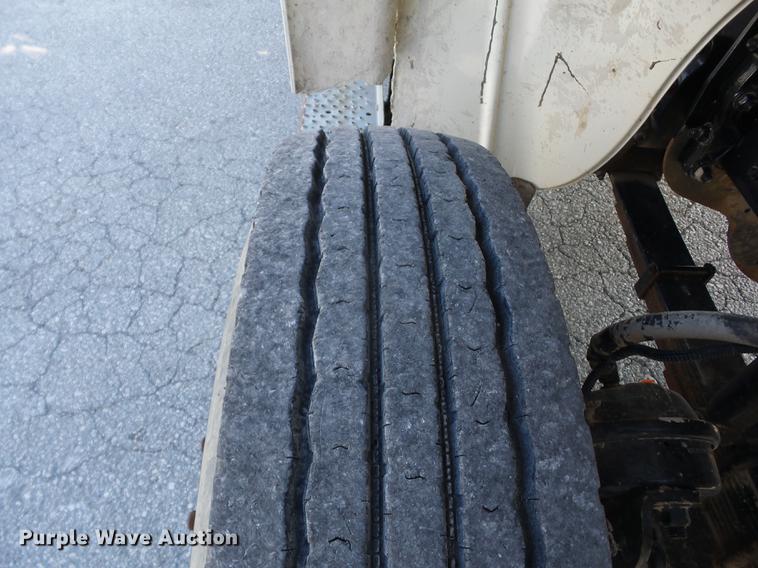 image for item J8533 2008 Freightliner M2 106 bucket truck