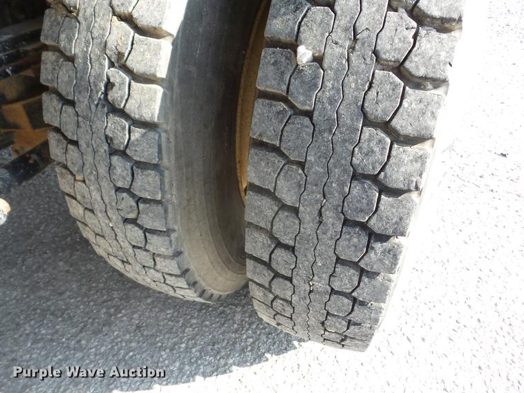 image for item J8533 2008 Freightliner M2 106 bucket truck