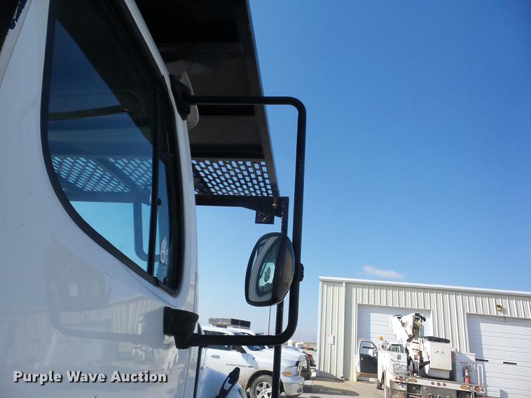 image for item J8533 2008 Freightliner M2 106 bucket truck