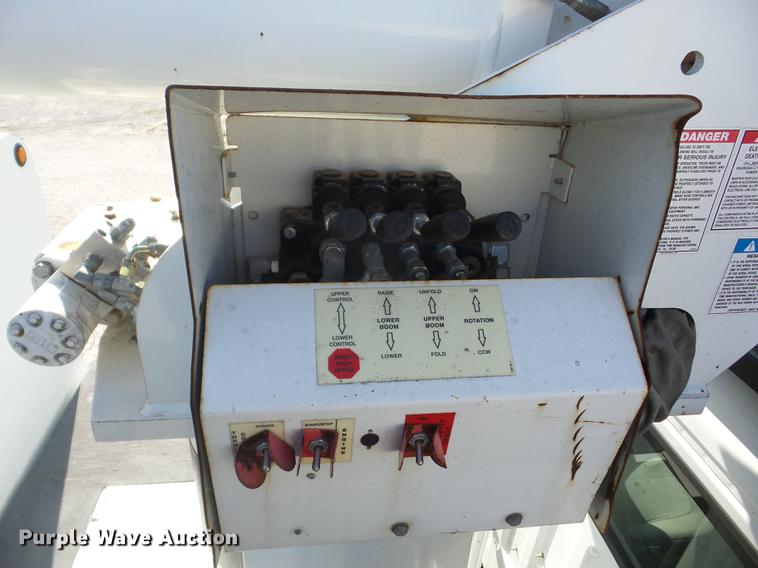 image for item J8533 2008 Freightliner M2 106 bucket truck