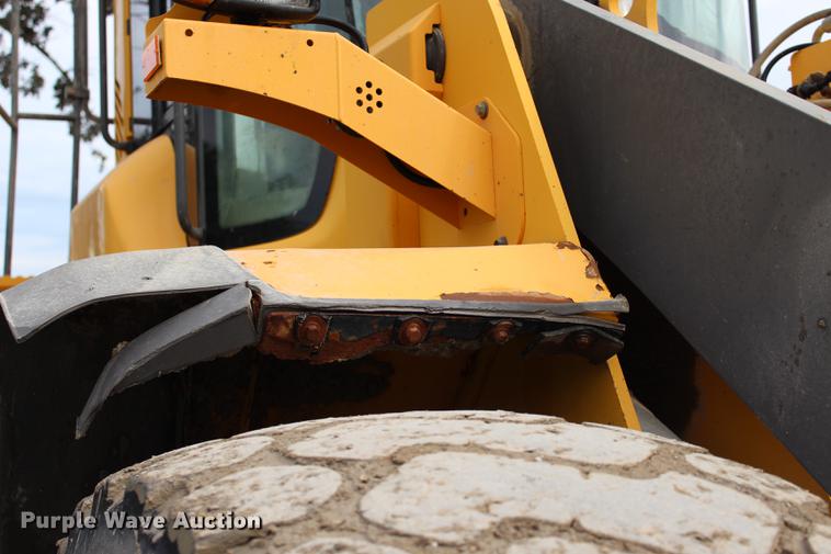 image for item L1916 2008 Volvo L120E wheel loader