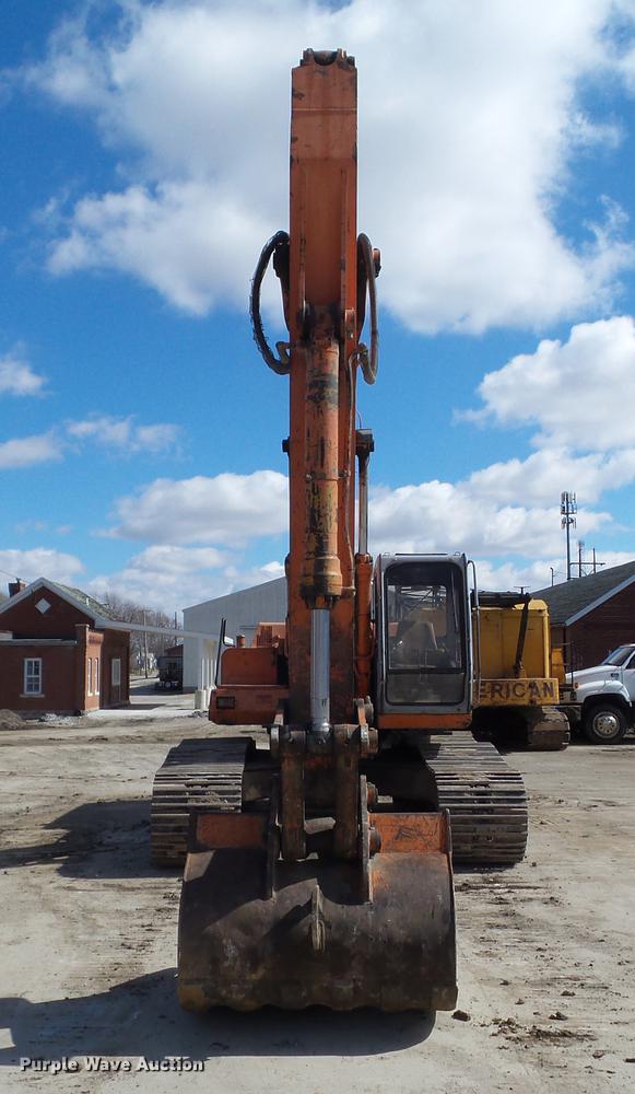 image for item L5667 1995 Hitachi EX270LC excavator