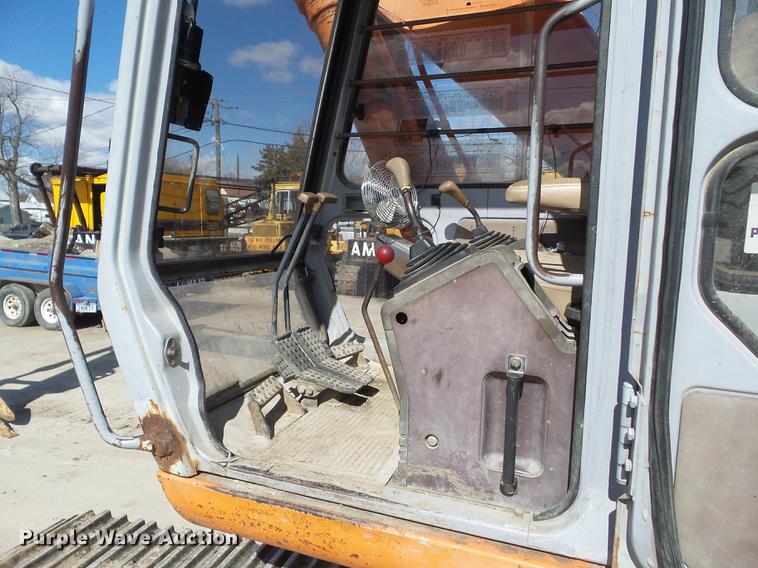 image for item L5667 1995 Hitachi EX270LC excavator