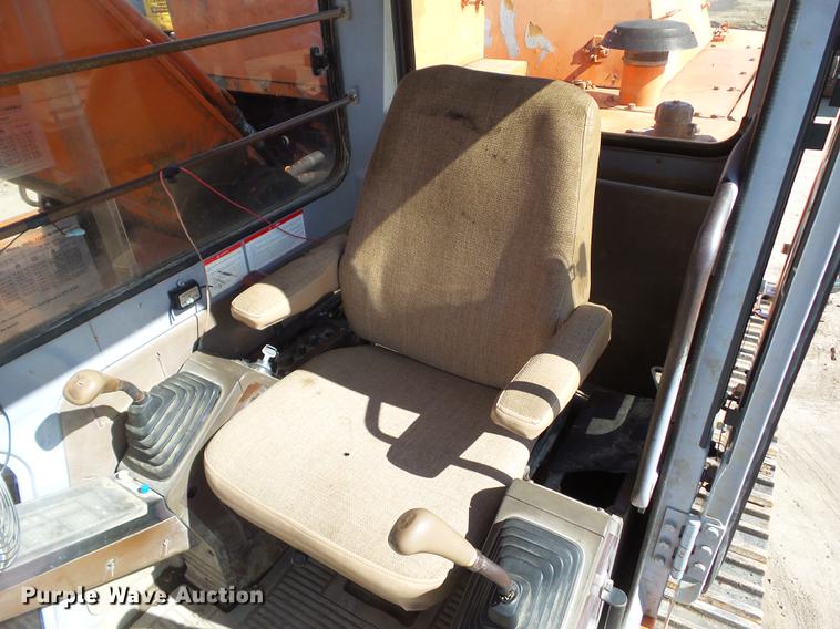 image for item L5667 1995 Hitachi EX270LC excavator