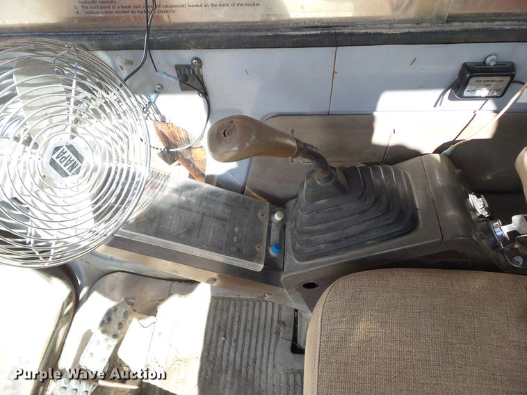 image for item L5667 1995 Hitachi EX270LC excavator