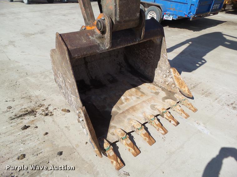 image for item L5667 1995 Hitachi EX270LC excavator