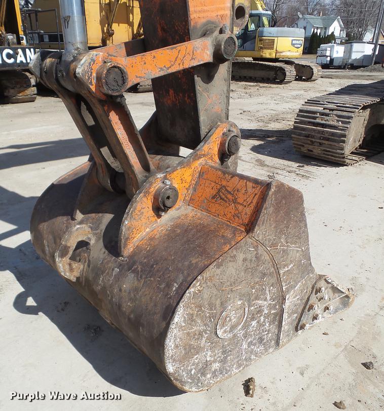 image for item L5667 1995 Hitachi EX270LC excavator