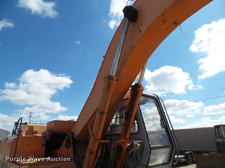 image for item L5667 1995 Hitachi EX270LC excavator
