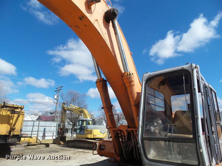 image for item L5667 1995 Hitachi EX270LC excavator