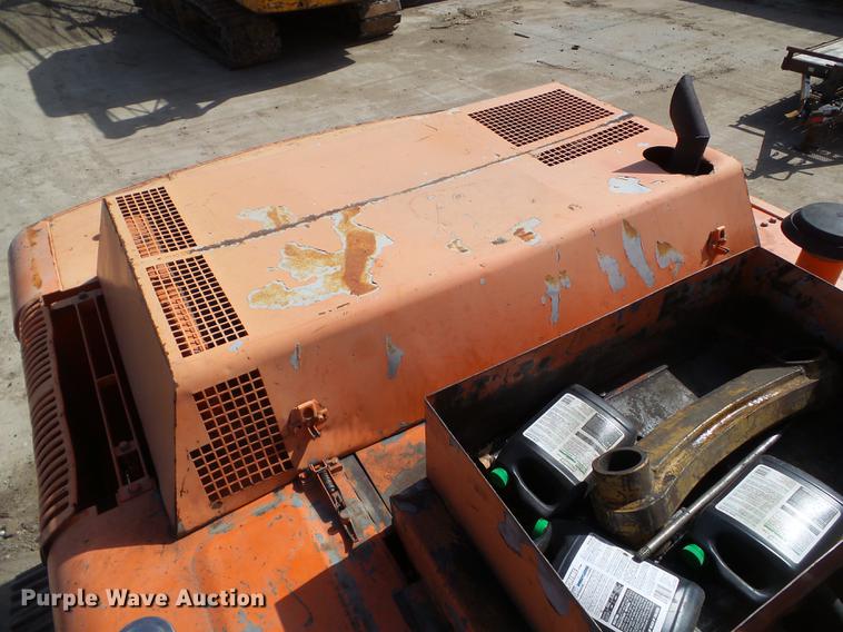 image for item L5667 1995 Hitachi EX270LC excavator