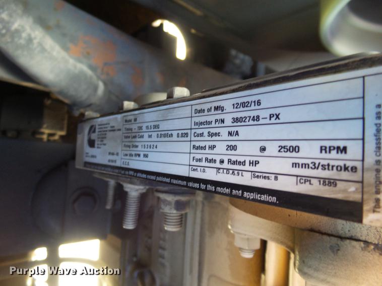 image for item L5667 1995 Hitachi EX270LC excavator