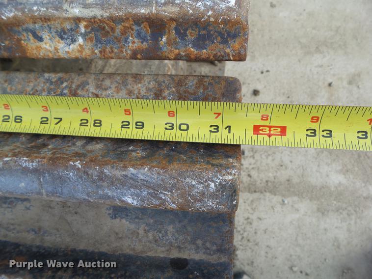 image for item L5667 1995 Hitachi EX270LC excavator