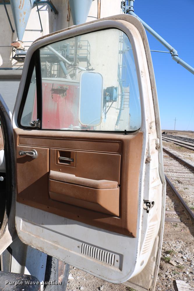 image for item DB6532 1988 Chevrolet Kodiak grain truck