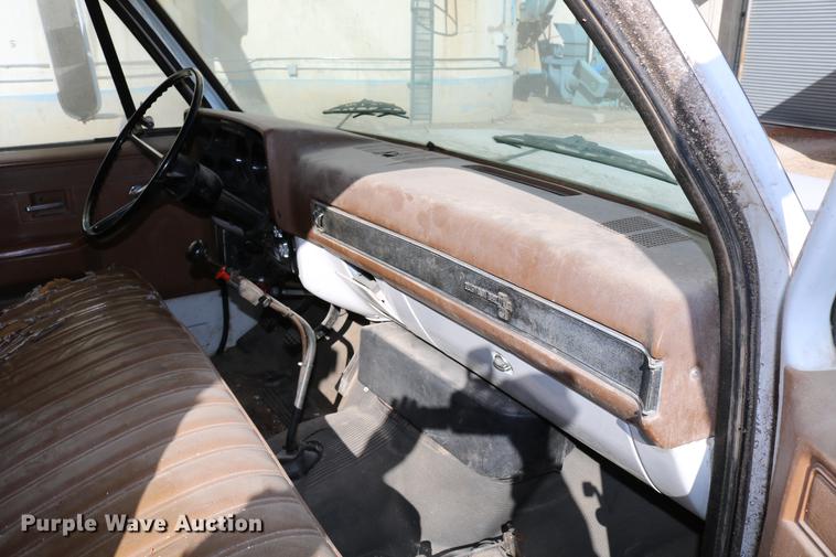 image for item DB6532 1988 Chevrolet Kodiak grain truck