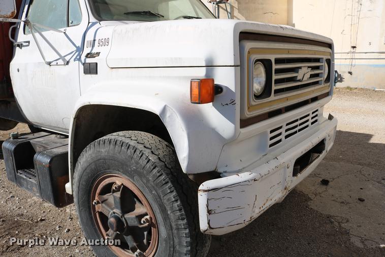 image for item DB6532 1988 Chevrolet Kodiak grain truck