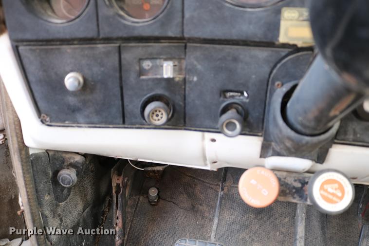 image for item DB6535 1988 Chevrolet C70 grain truck