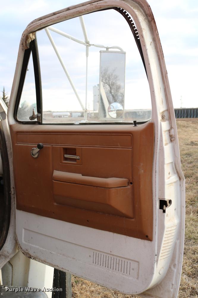 image for item DB6535 1988 Chevrolet C70 grain truck