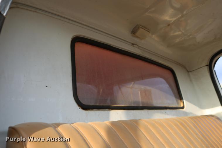 image for item DB6535 1988 Chevrolet C70 grain truck