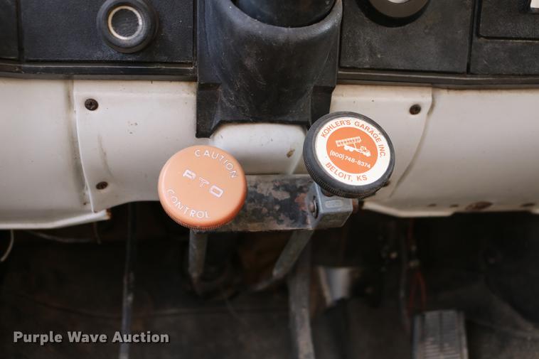 image for item DB6535 1988 Chevrolet C70 grain truck