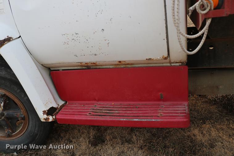 image for item DB6535 1988 Chevrolet C70 grain truck