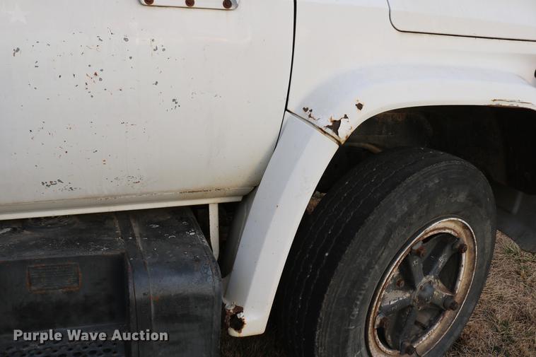 image for item DB6535 1988 Chevrolet C70 grain truck