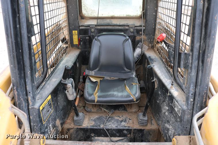 image for item DB6538 John Deere 7775 skid steer