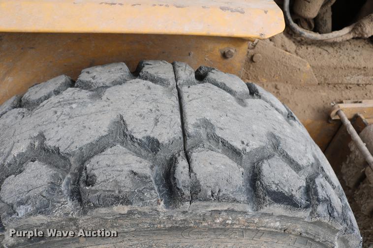 image for item DB6538 John Deere 7775 skid steer