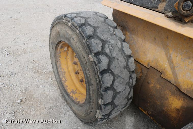 image for item DB6538 John Deere 7775 skid steer