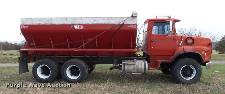 image for item DB7184 1978 Ford F9000 dry spreader applicator truck