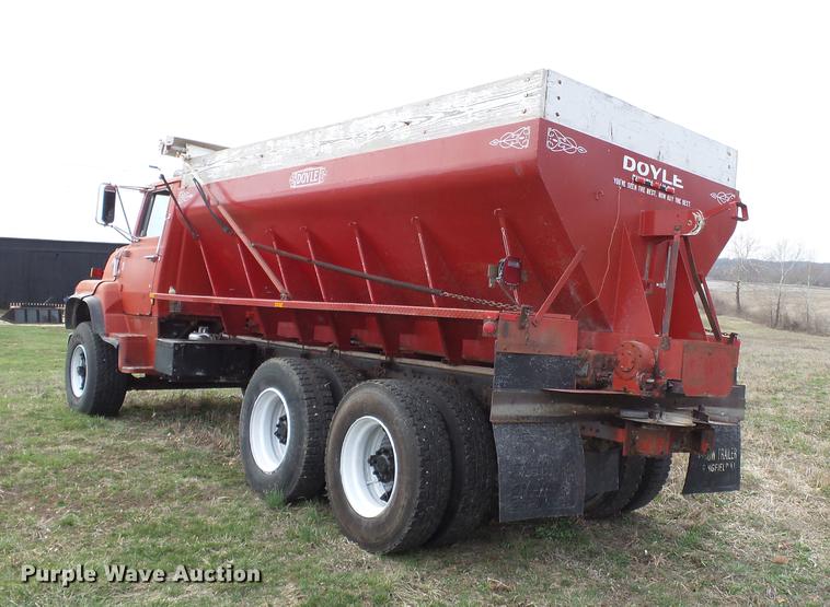 image for item DB7184 1978 Ford F9000 dry spreader applicator truck