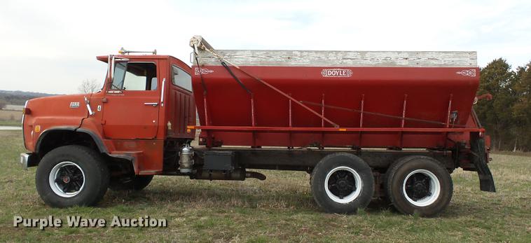 image for item DB7184 1978 Ford F9000 dry spreader applicator truck